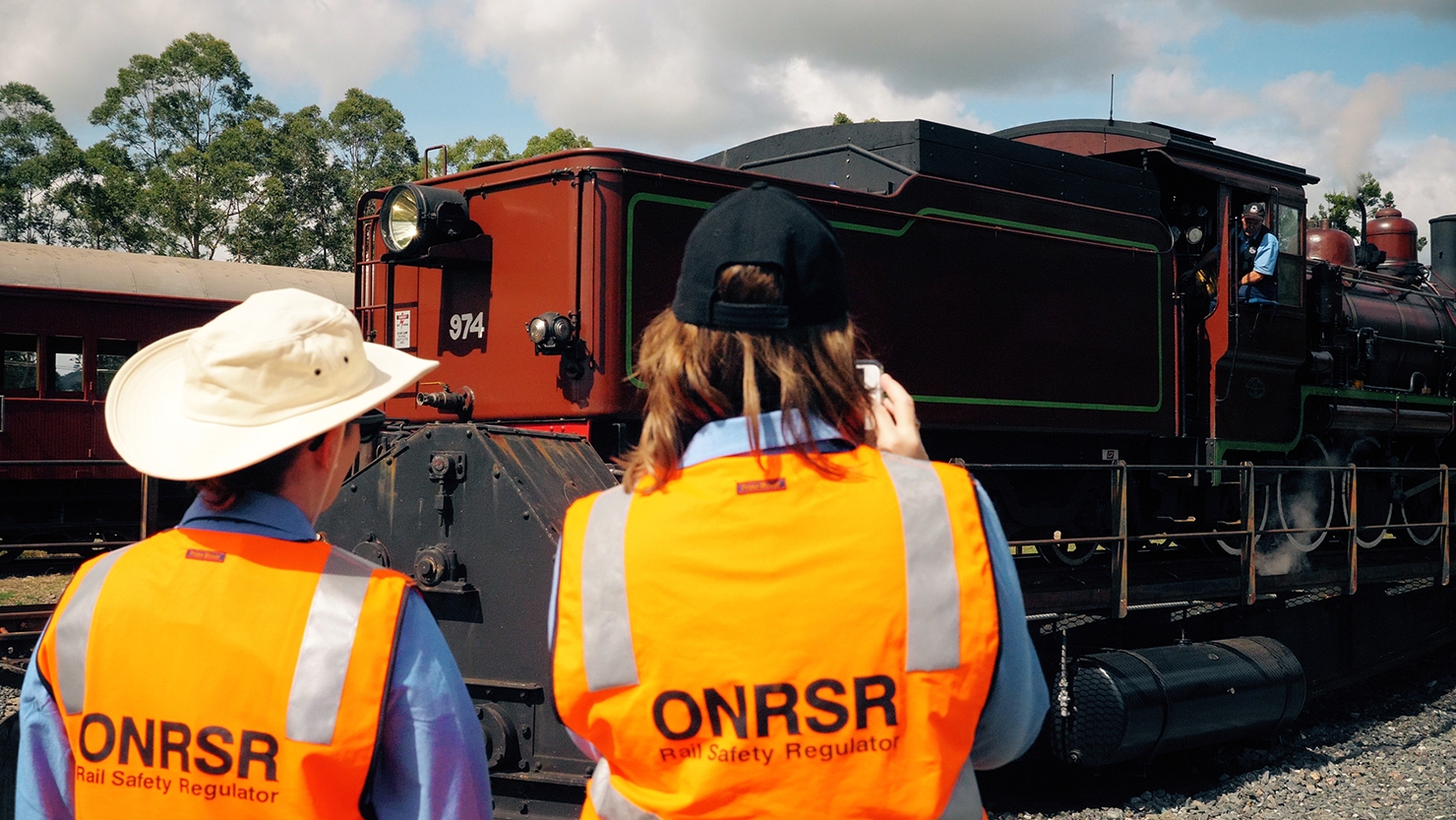 ONRSR Corporate 4 K 00 03 04 09