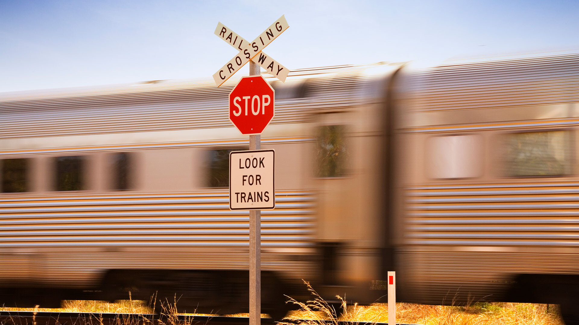 I Stock NT Railway crossing 7458250 24 June A596497
